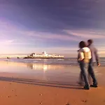 Bournecoast - Stylish Flat With Balcony - Sea Views - 10 Min Walk To Beach - Parking - Wifi - Fm8407