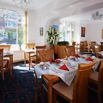 Minton Lodge Hotel