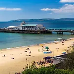 Lovely Apartment, One Minute From Bournemouth Beach And Town.