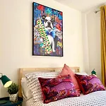 Brand New 2022 Beautiful & Stylish 2 Bedroom Apartment! - 5 Minute Walk To The Best Beach! - Great Location - Free Parking - Fast Wifi - Smart Tv - Sleeps Up To 4! Close To Bournemouth & Poole Town Centre & Sandbanks