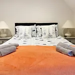 New Family Apartment Walking Distance To The Beach