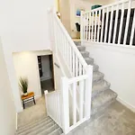 The Seaside Maisonette. Free Parking/Close To Town