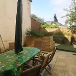 6 En-Suite Bedrooms; Garden; Driveway;Pet Friendly