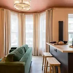 Stylish Central Apartment