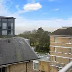 Westcliff Penthouse With Sea Views And Balcony