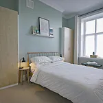 Burlington Mansions - Stunning Coastal Apartment