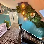 Toucan Apartment - Lemur Lodge - Free Parking - Wifi - Close To The Beach