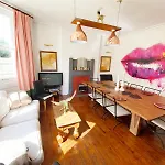 The Table House Close To Town & Beach Free Parking