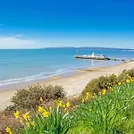 Bournecoast: Pet Friendly Flat With Garden - Fm667