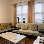 Ocean Waves Apartment Near Bournemouth Beach