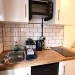 Flat 7, 10 St John\'S