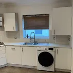 Spacious 2 Bedroom Flat Near Beach And Town Centre