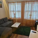 Ocean Waves Apartment Near Bournemouth Beach