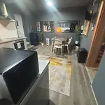 Beach House - Families, Couples, Hot Tub, Parking