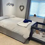 Brand New Beachfront Gf 2 Bed 6 Guests Apartment