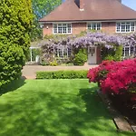 Little Robin Gate - Free Parking - Central - 10 Min Walk To Train Station