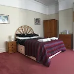 The Carlton Lodge