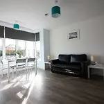 Diamond - Southbourne Grove Villa Apartment 4