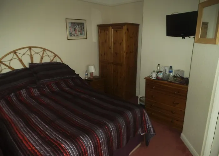 The Carlton Lodge