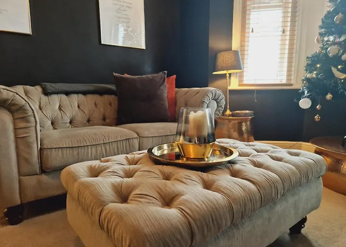 Stunning 3 Bedroom Holiday Home Near The Beach