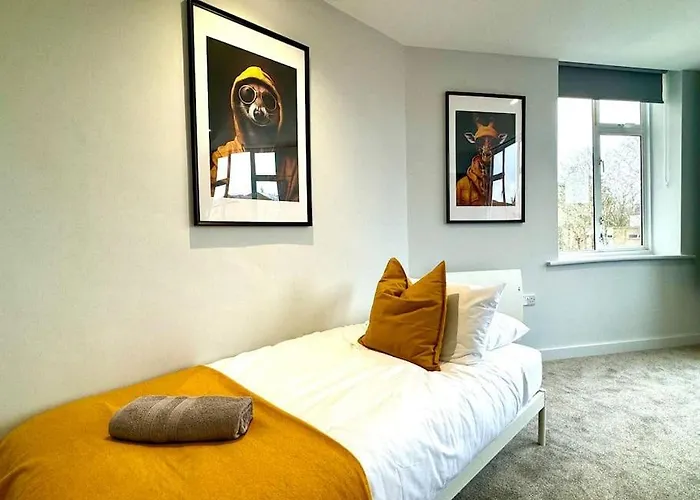 3Br Coastal Haven In Bournemouth - Beach Nearby!