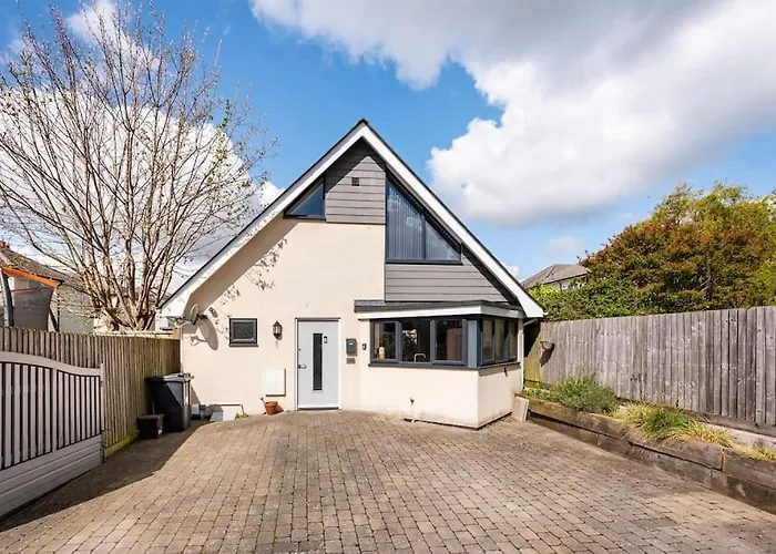 Three Bedroom Detached Home With Parking, Dog Friendly, Quiet Location, Short Drive To Beach!