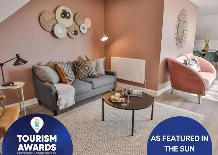 Bournecoast - Stylish Flat With Balcony - Sea Views - 10 Min Walk To Beach - Parking - Wifi - Fm8407