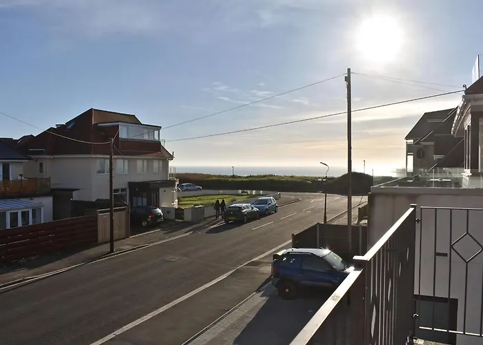 Pinecliffe Avenue