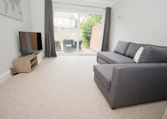 Chine Gardens - 2 Bedroom Apartment