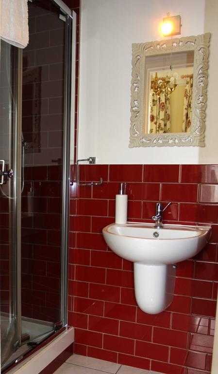 Bed & Breakfast The Living 4*