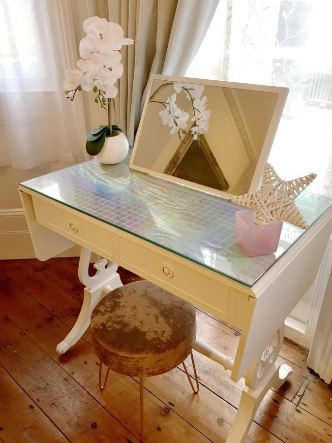 The Table House Close To Town & Free Parking Bournemouth