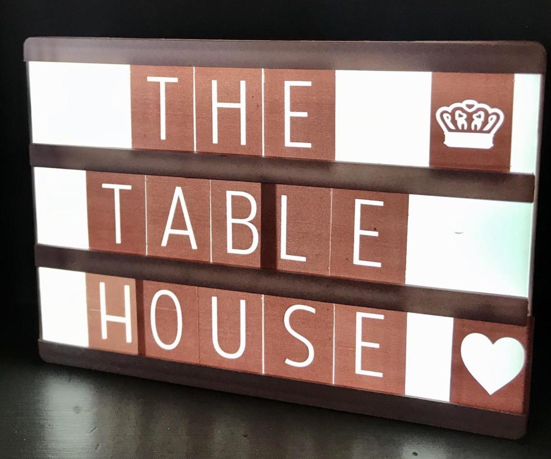 The Table House Close To Town & Free Parking Holiday home