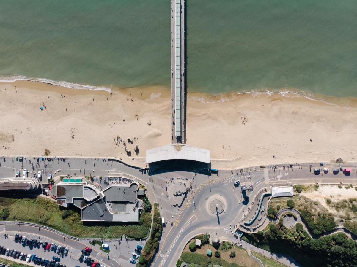 The Table House Close To Town & Free Parking Bournemouth