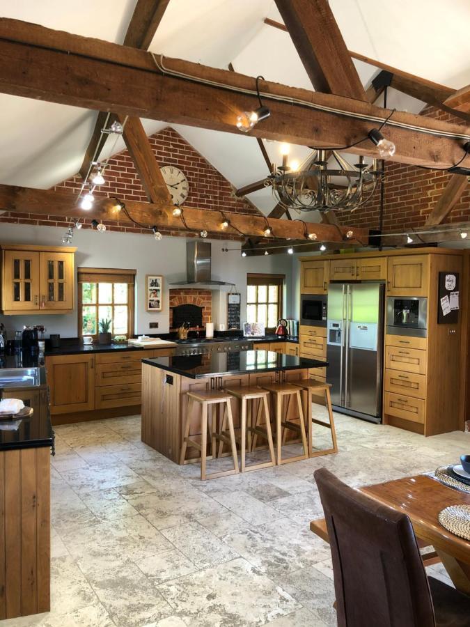 Grade 2 Listed Barn On The Edge Of And The New Forest * Bournemouth