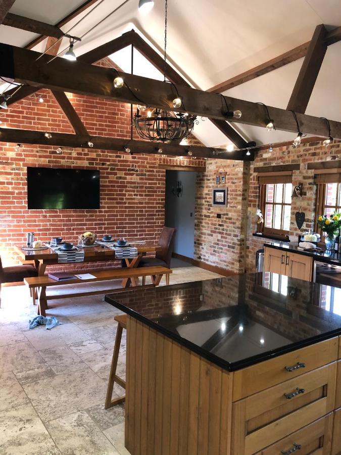 Grade 2 Listed Barn On The Edge Of And The New Forest Holiday home