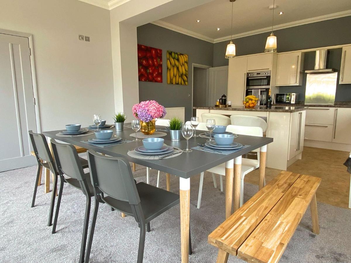 Holiday home Seaside Serenity: 4-bedroom House With Garden Bournemouth