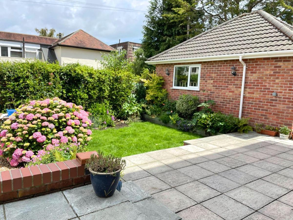 Seaside Serenity: 4-bedroom House With Garden