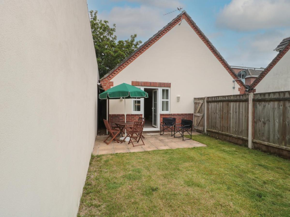 4B Waltham Road