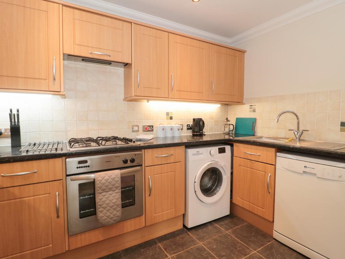 4B Waltham Road * Bournemouth