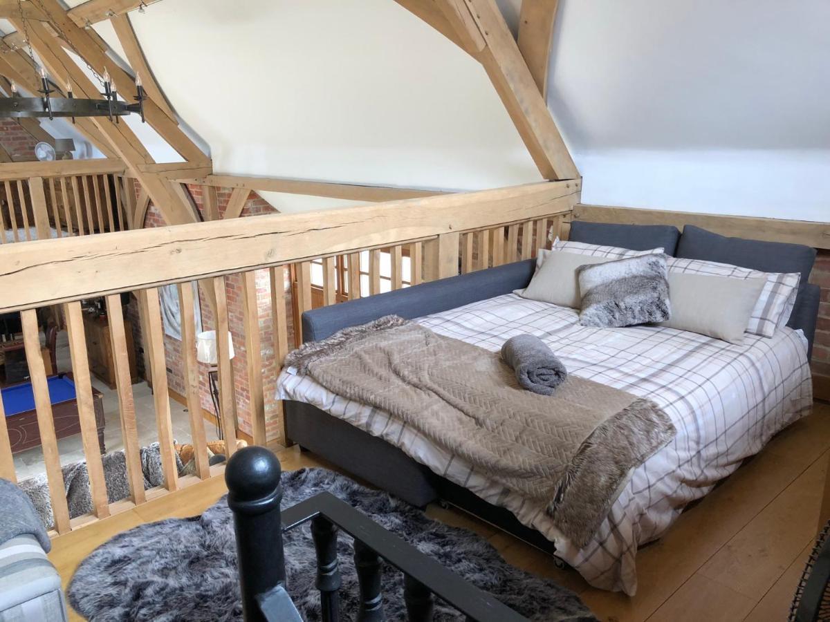 Grade 2 Listed Barn On The Edge Of And The New Forest Holiday home *