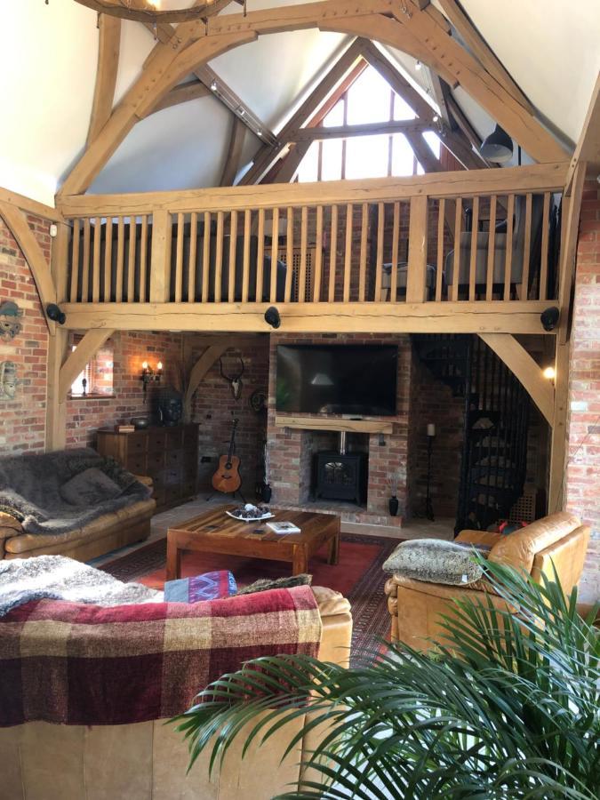 Grade 2 Listed Barn On The Edge Of And The New Forest Holiday home