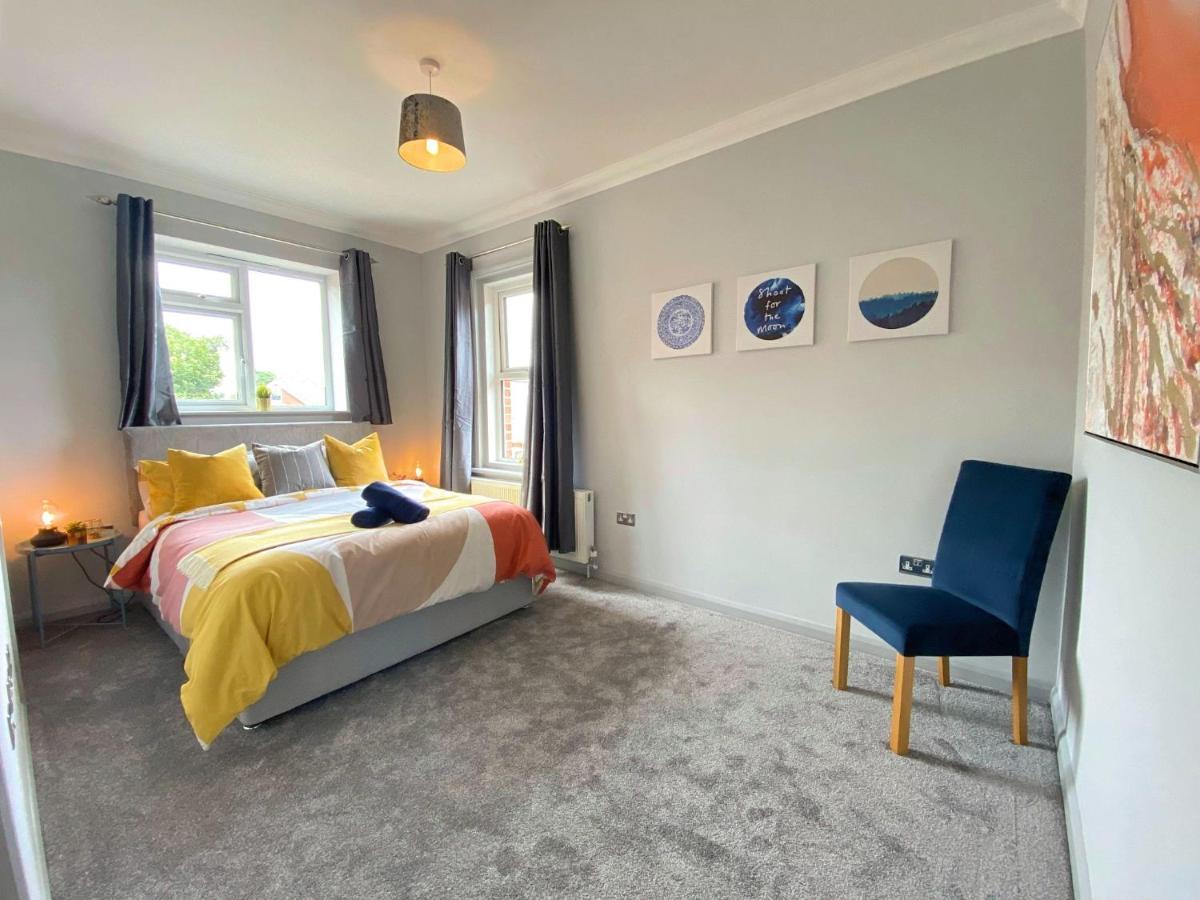 Seaside Serenity: 4-bedroom House With Garden * Bournemouth