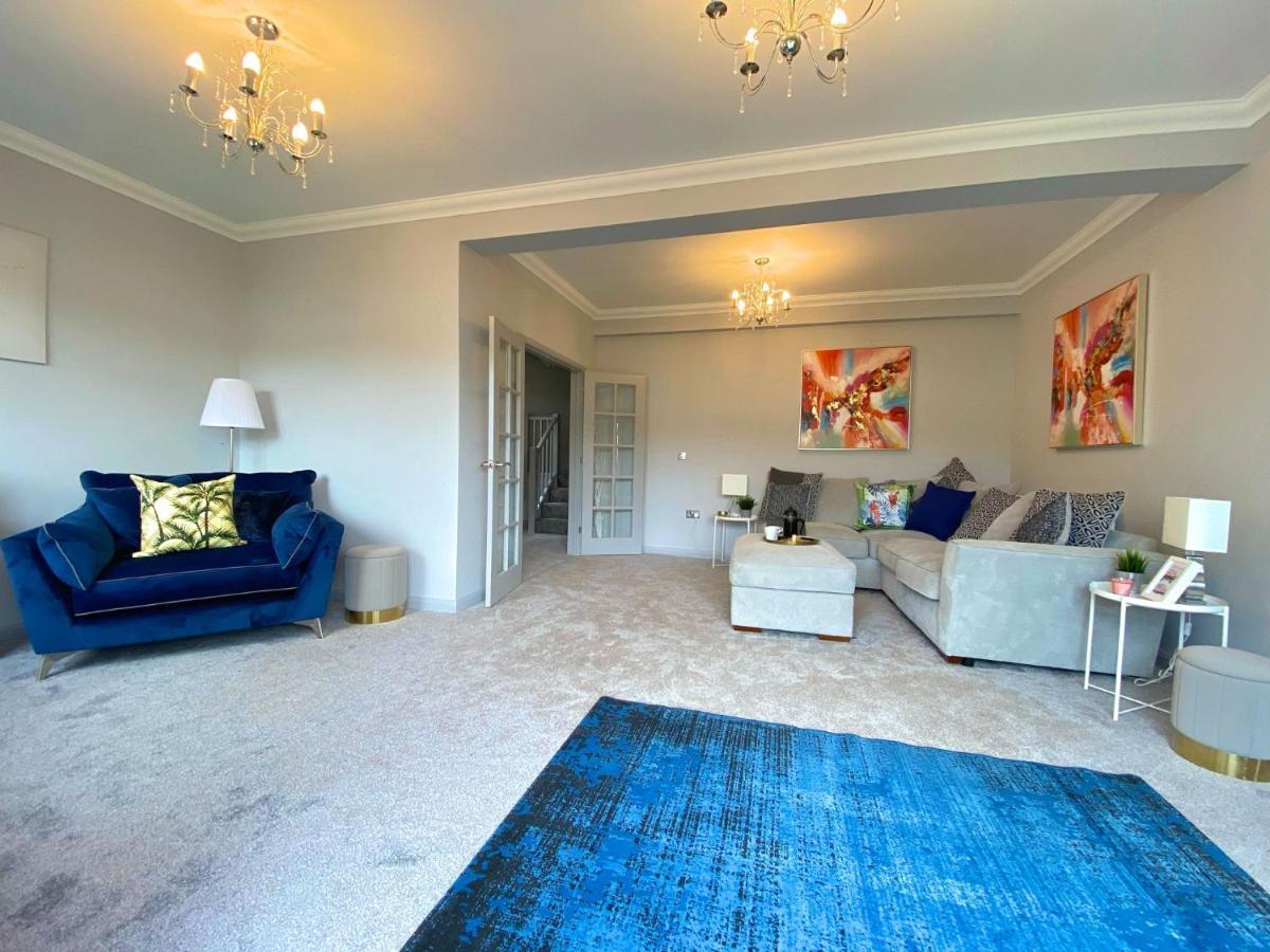 Seaside Serenity: 4-bedroom House With Garden Holiday home Bournemouth