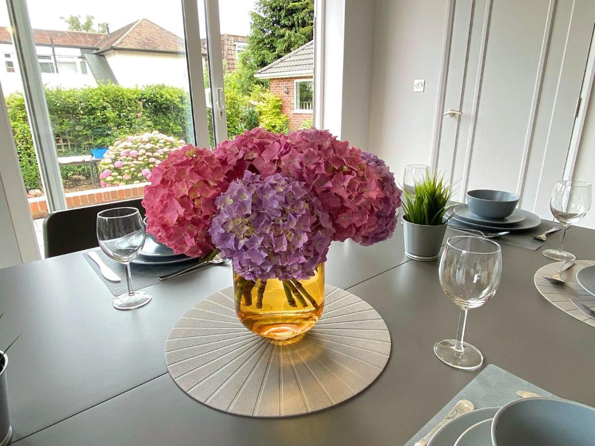 Seaside Serenity: 4-bedroom House With Garden Holiday home Bournemouth