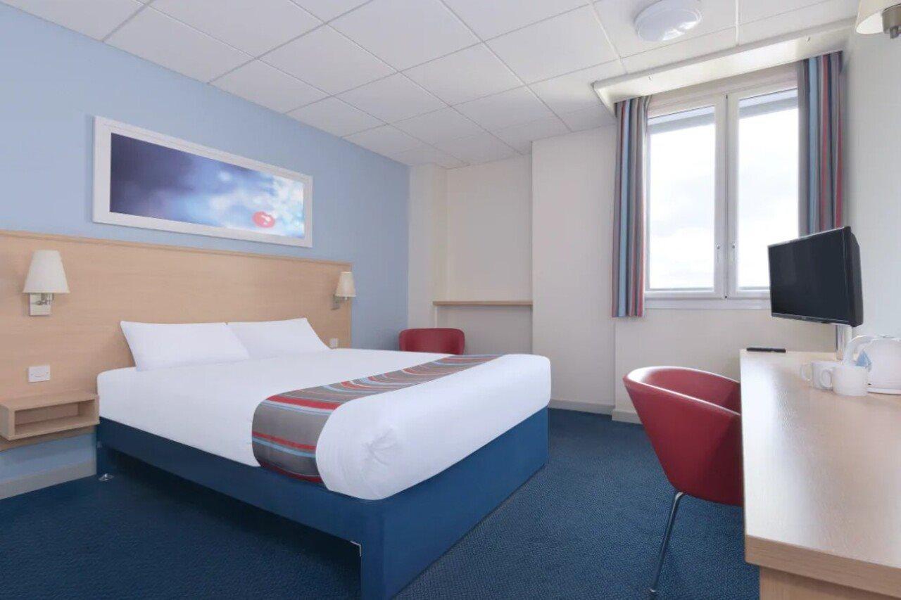 Travelodge Hotel 3*