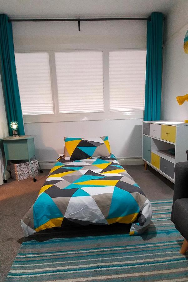 Hampshire Court Apartment *