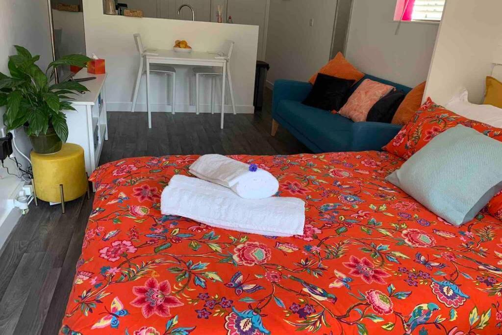 Apartment Nr Town Train Coach Shops Lovely Entire Allows Quiet Good Dogs Bournemouth