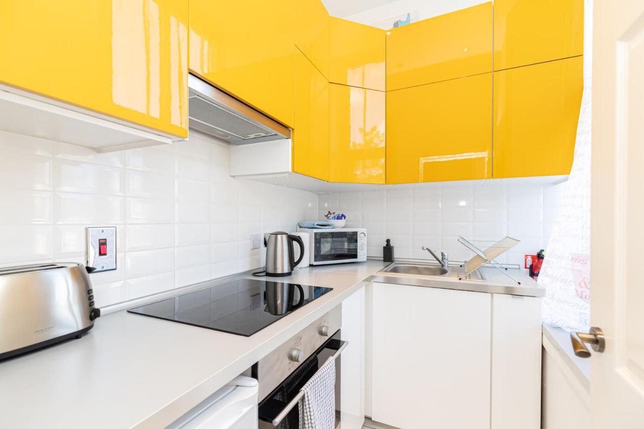 Holiday Beach Flat In Bournemouth, England, Uk *