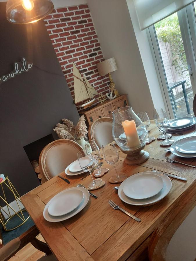 Stunning 3 Bedroom Holiday Near The Beach