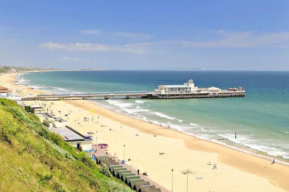 Flat-c, 4 Adults, 20 Mins To Beach, Netflix, Wifi, Sleeps 4 Adults Apartment *